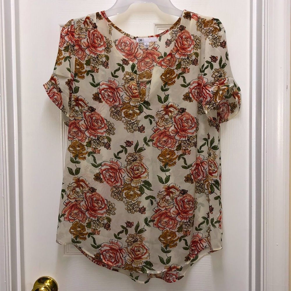 Short sleeve sheer top